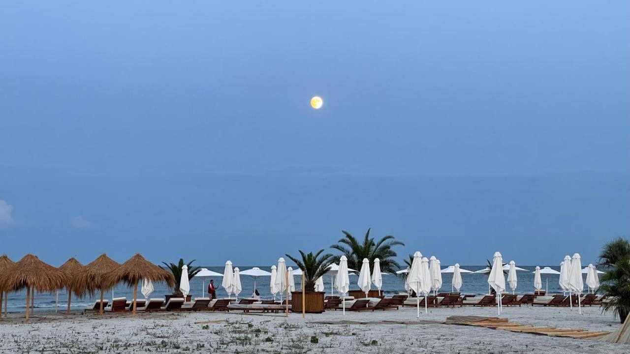 Seaview Deluxe Double Studio - Beachfront Resort Năvodari Exterior foto